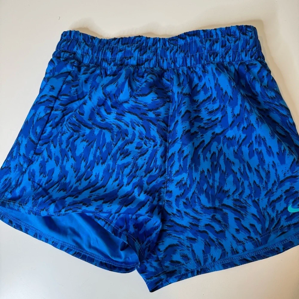 Nike Girls Size large One Woven High Rise Printed Shorts With Liner nwt